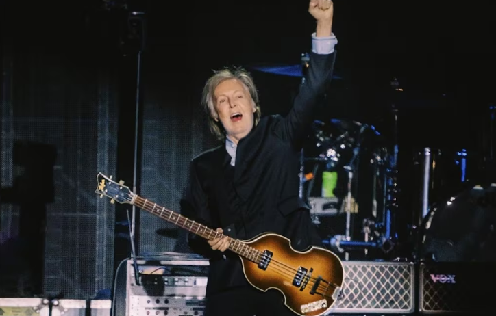 Paul McCartney en Chile: una cátedra de cómo seguir rockeando a los 82 años con maestría musical y nostalgia beatle