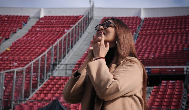 “Es una diosa”: Chile se rinde ante una emotiva y espectacular presentación de Myriam Hernández en el Estadio Nacional