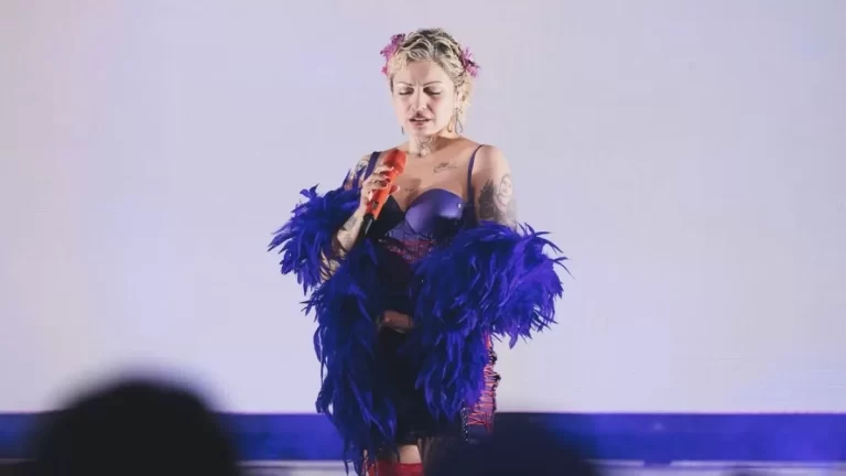 Mon Laferte confesó su próximo desafío laboral y se sinceró sobre su lazo con nuestro país: «Mientras más vieja me pongo, más extraño Chile»