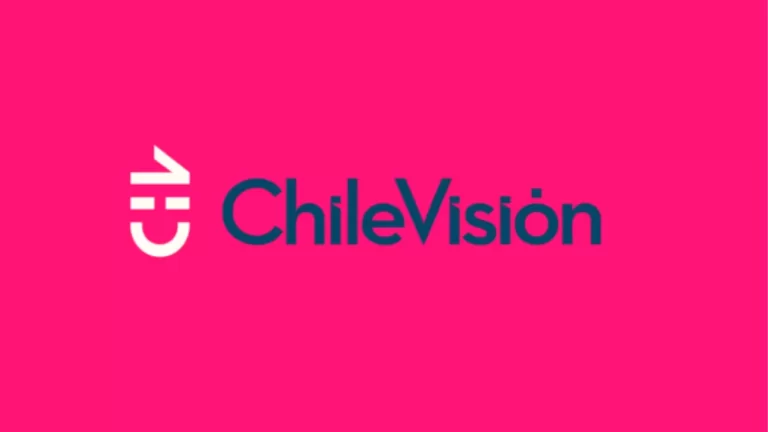 Periodista de Chilevisión sufrió violento asalto tras salir del canal y quedó con dolorosas lesiones: «Me cayeron todos los vidrios encima»