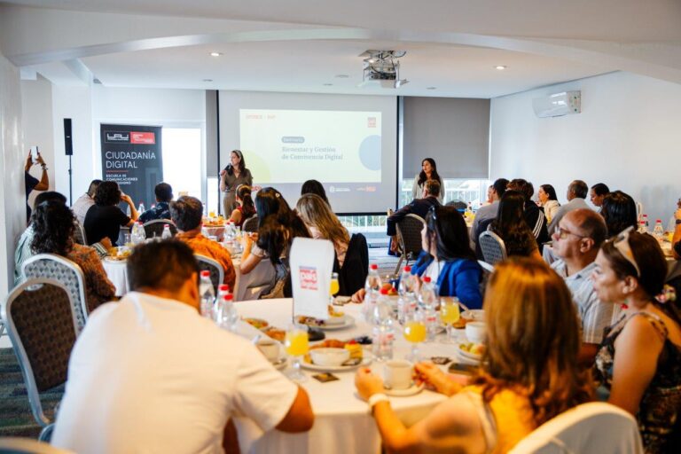 Spence | BHP y Fundación País Digital dan inicio al año escolar 2026 en Sierra Gorda con jornada estratégica para docentes