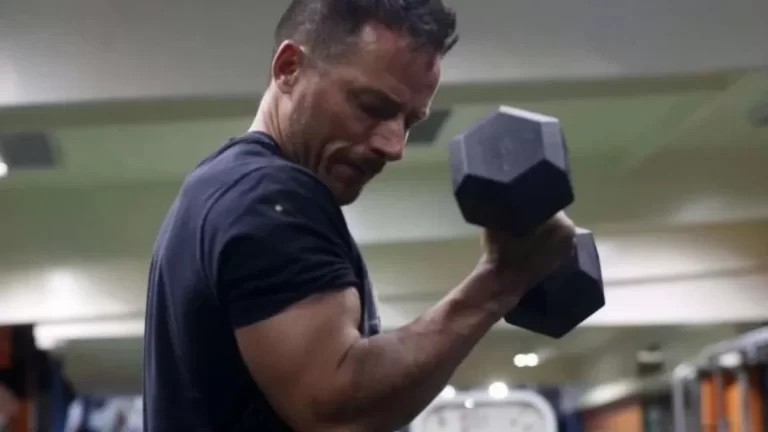 «Dan vergüenza ajena»: recordado chico reality chileno se defiende tras ser acusado de subir video drogado con su pareja