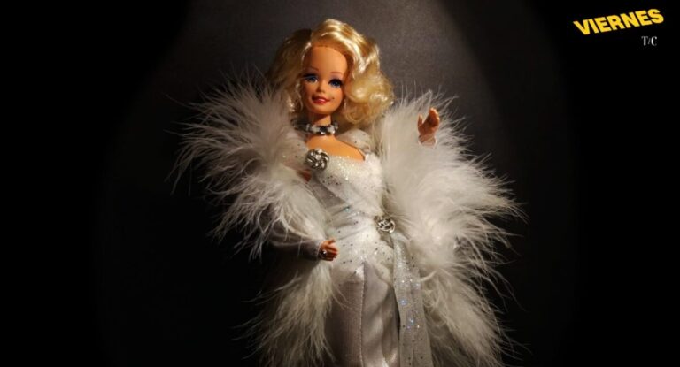 Feria Muñeca Manía reúne a coleccionistas y nostálgicos en el Persa Víctor Manuel: “Mi colección de Barbies está avaluada en $8 millones”