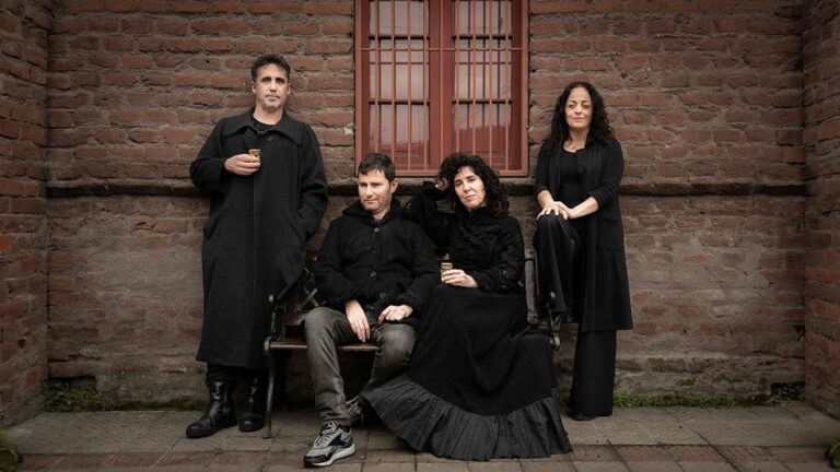 Elenco original de Neva se reúne en Teatro Mori Bellavista para revisitar una de las obras chilenas más aplaudidas de las últimas décadas