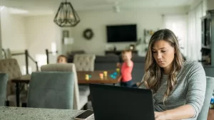 Vacaciones de invierno: cómo solicitar teletrabajo si tienes hijos y no puedes tomar vacaciones