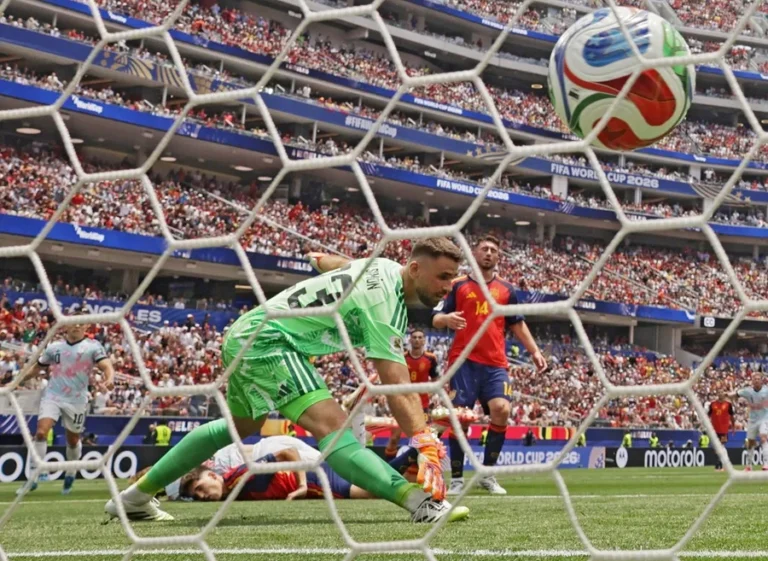 Mundial 2026: La FIFA venderá por trozos el pasto de la final como pieza de colección
