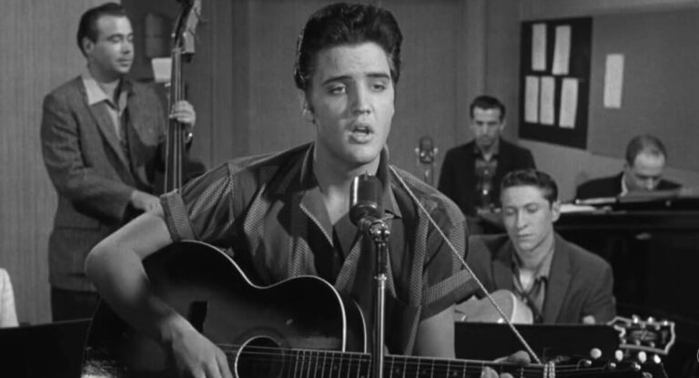 El fantasma de Elvis persigue a Claude: demandan a gigante de la IA por usar 274 canciones para entrenar sus modelos de inteligencia artificial
