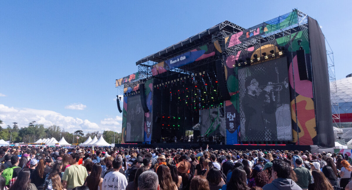 Gran oferta gastronómica, día soleado y masiva asistencia: así se vive la primera jornada del Festival Bamba en Santiago